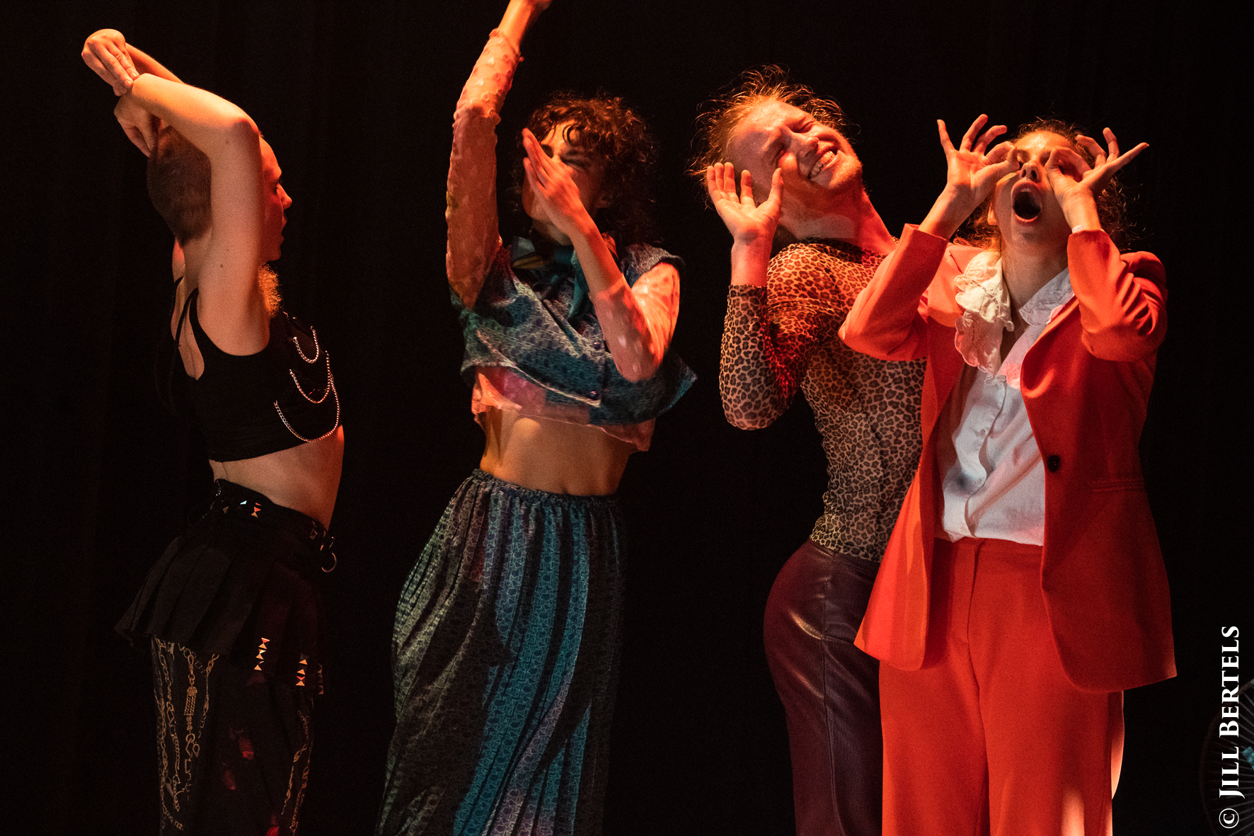 Foto 1_I'm not beautiful Sidewards _c Jill Bertels.jpg