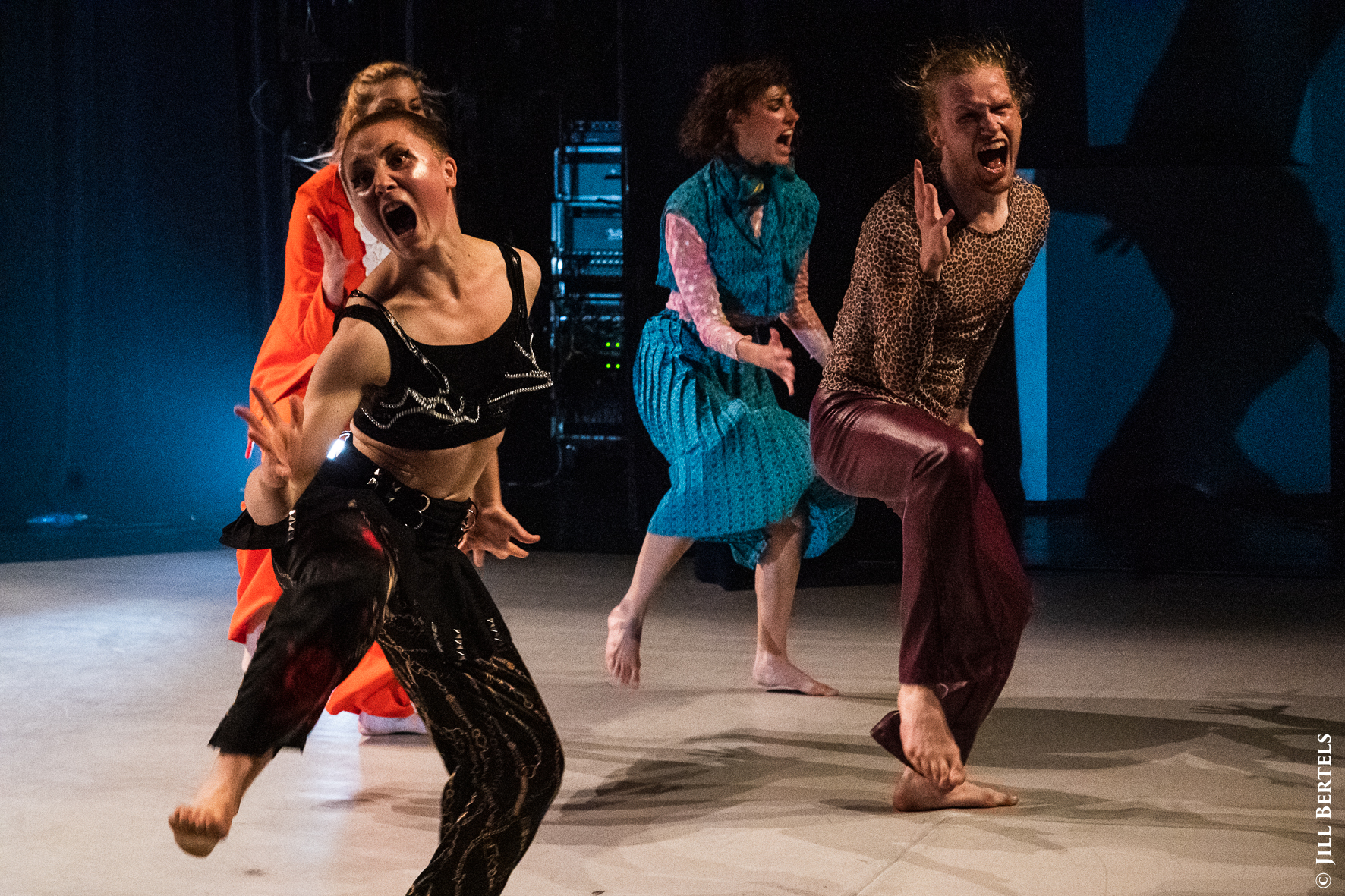 Foto 4_I'm not beautiful Sidewards _c Jill Bertels.jpg